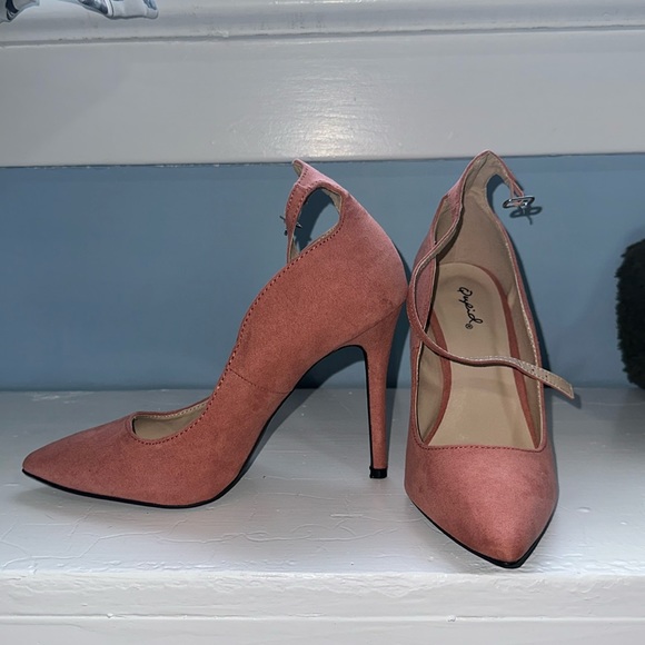 Qupid Shoes - QUPID Pink/Mauve Stiletto Suede Heels, Sz 6
